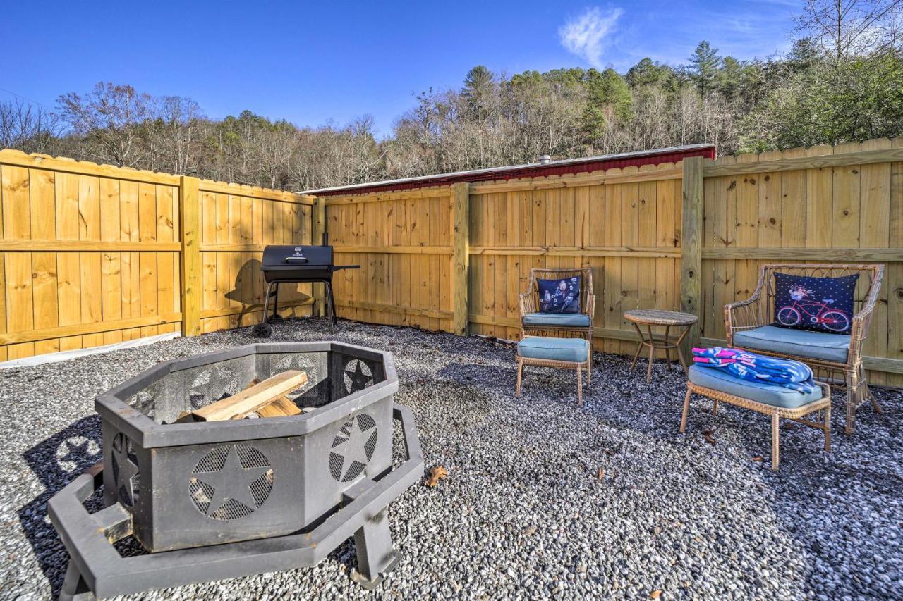 Smoky Mountain Vacation Rental With Hot Tub And Kayaks Whittier Екстериор снимка