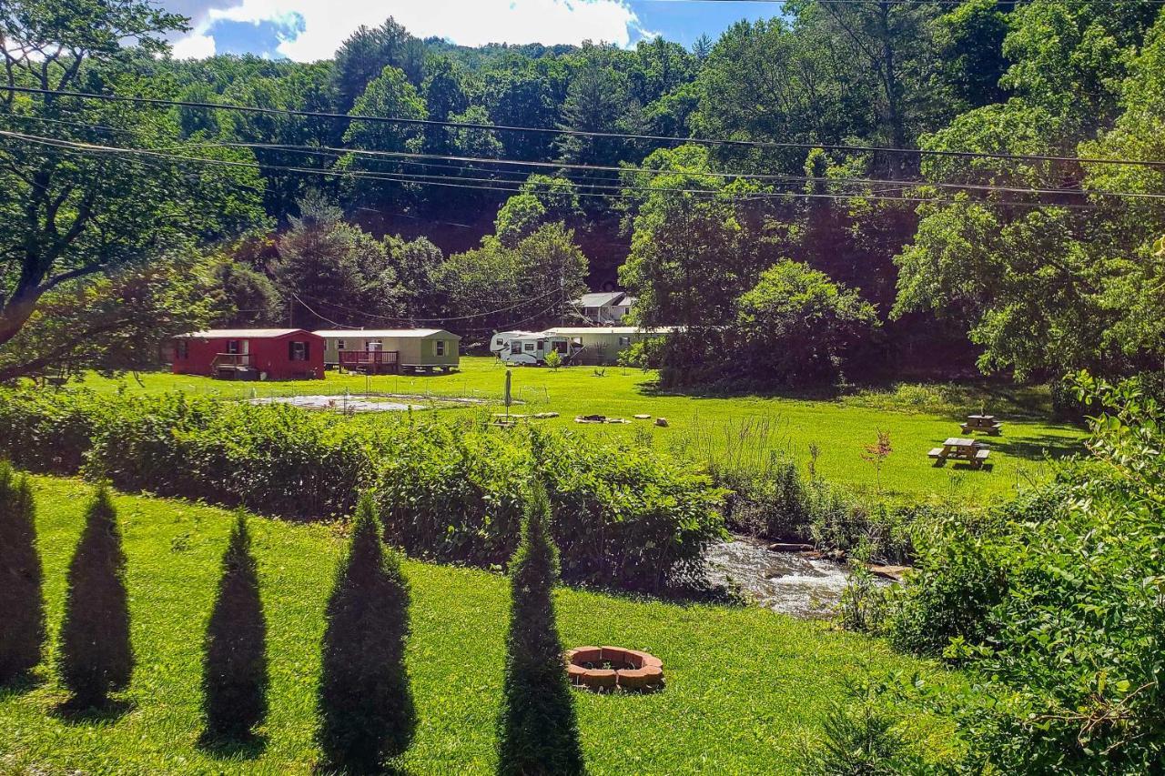 Smoky Mountain Vacation Rental With Hot Tub And Kayaks Whittier Екстериор снимка